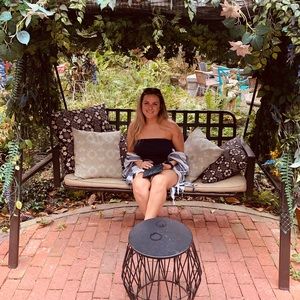 Meet your Posher, Sara